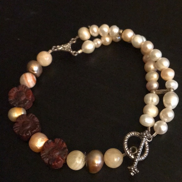 Handcrafted freshwater pearl & Gemstone Bracelet - Picture 2 of 3